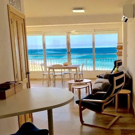 Paseo Maritimo Neptuno 27 *