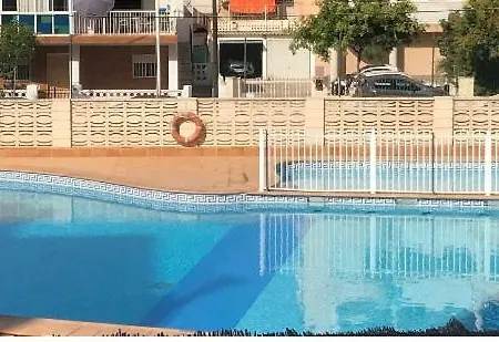 Paseo Maritimo Neptuno 27 *